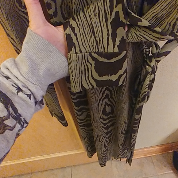 Diane Von Furstenberg Zebra Print Midi Dress - Black and Green EUC - Picture 5 of 5